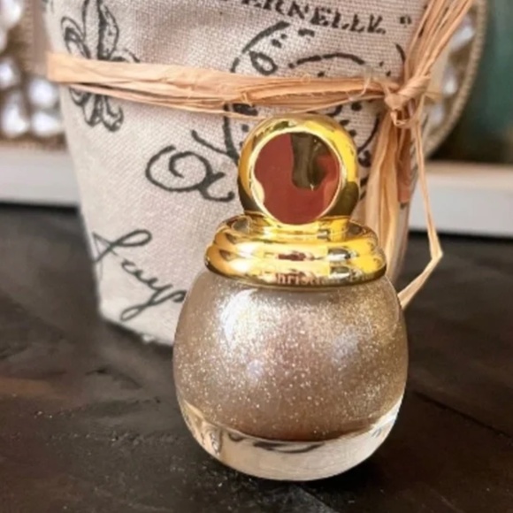 Christian Dior Nail Polish DIORIFIC VERNIS 001 STATE OF GOLD LIMITED EDITION New - Picture 1 of 2